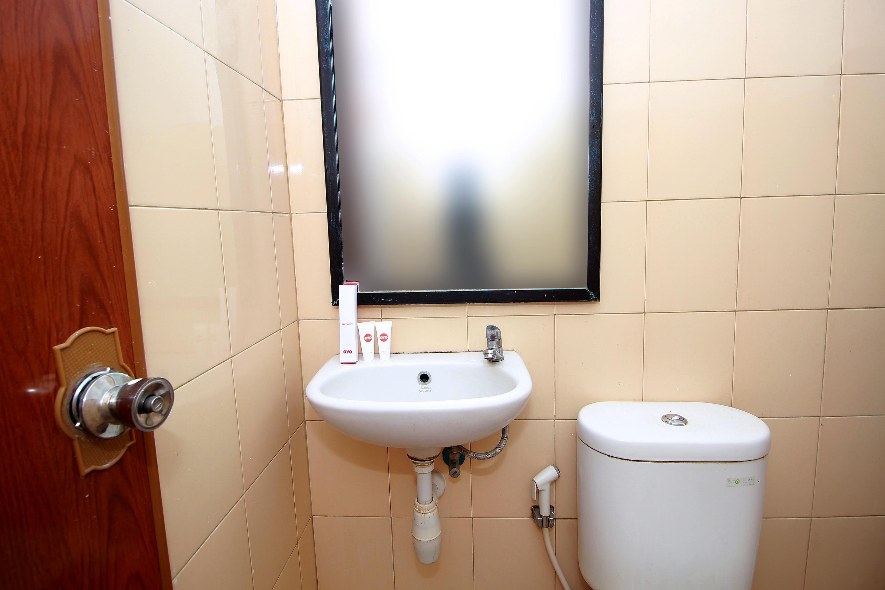 Super Oyo 1678 Jati Exclusive Homestay Bengkulu Exterior photo