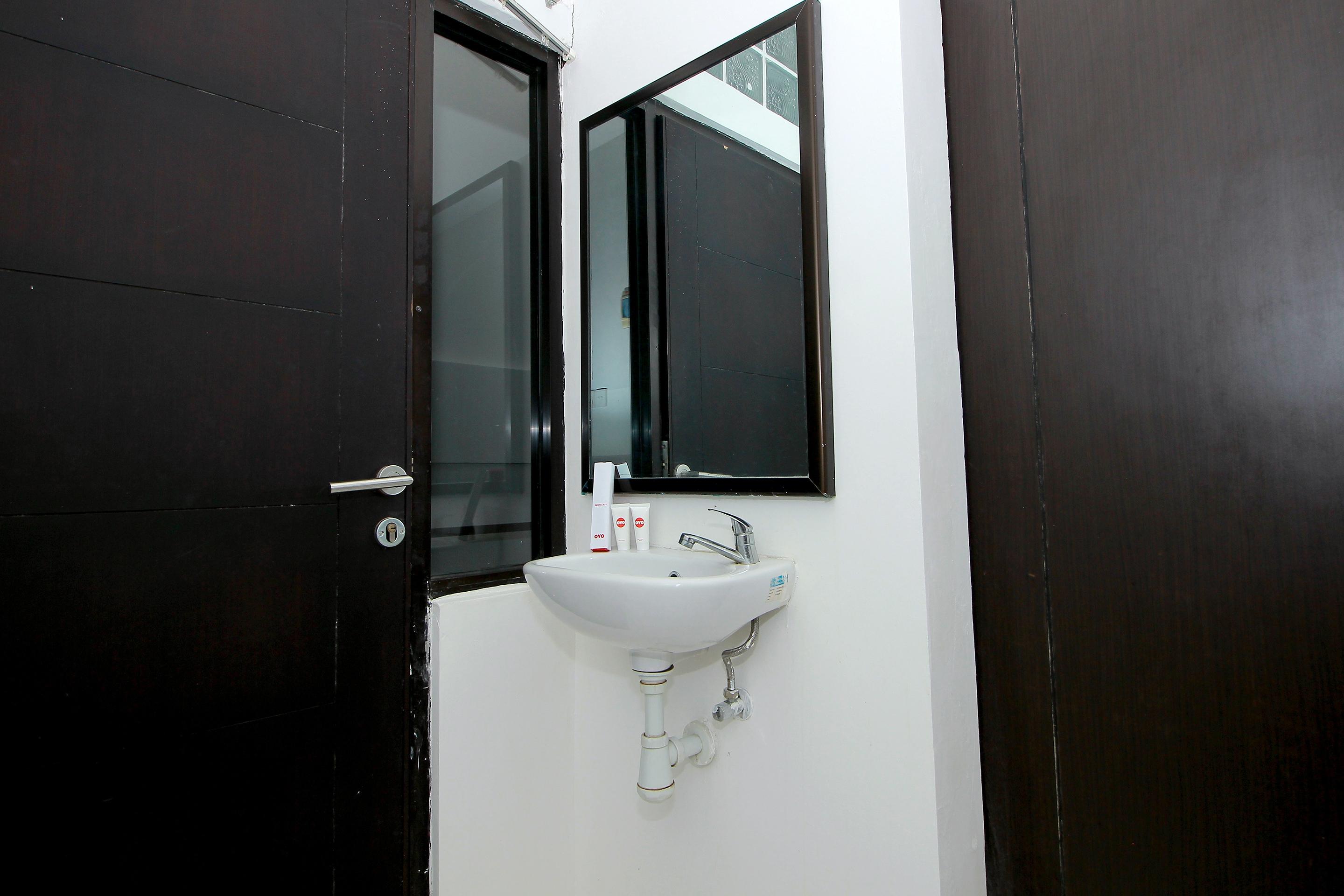 Super Oyo 1678 Jati Exclusive Homestay Bengkulu Exterior photo