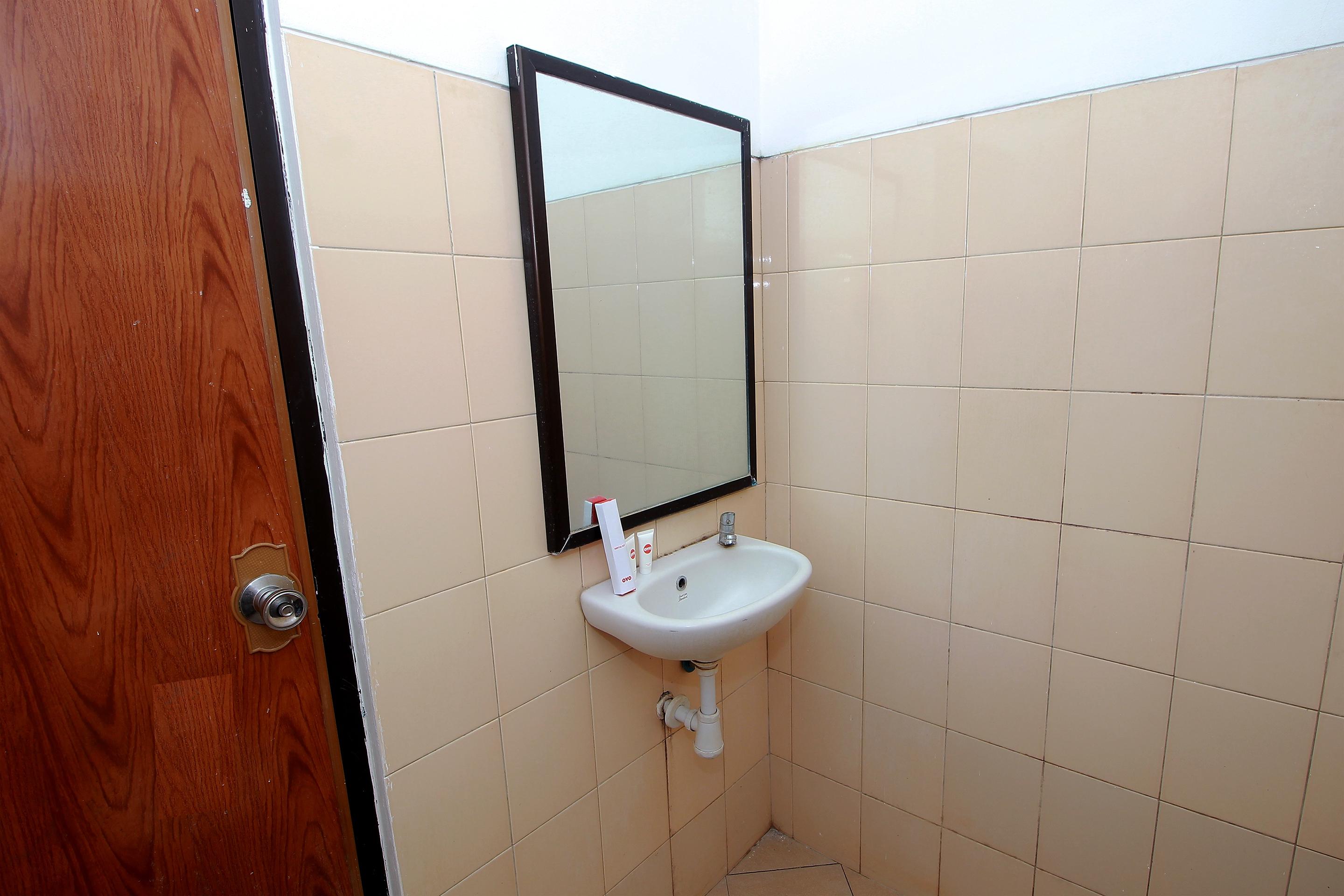 Super Oyo 1678 Jati Exclusive Homestay Bengkulu Exterior photo